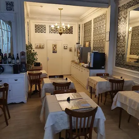 ホテル Riviera ヴィシー