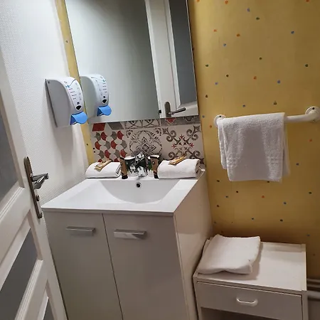 Riviera Hotel 2*