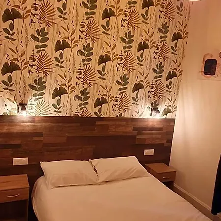 Riviera Ξενοδοχείο 2*